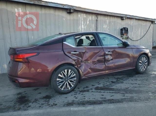 نيسان ألتيما